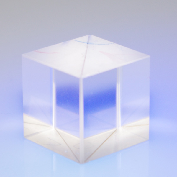 Polarizing Cube Beamsplitters